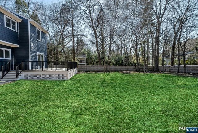 35 Lloyd Road, Ho-ho-kus, NJ 07423