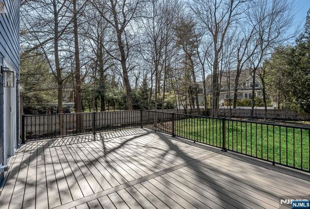 35 Lloyd Road, Ho-ho-kus, NJ 07423