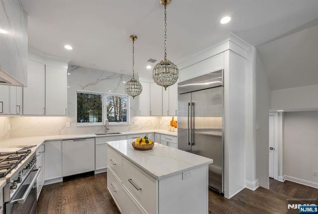 35 Lloyd Road, Ho-ho-kus, NJ 07423