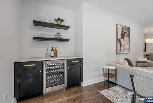 35 Lloyd Road, Ho-ho-kus, NJ 07423