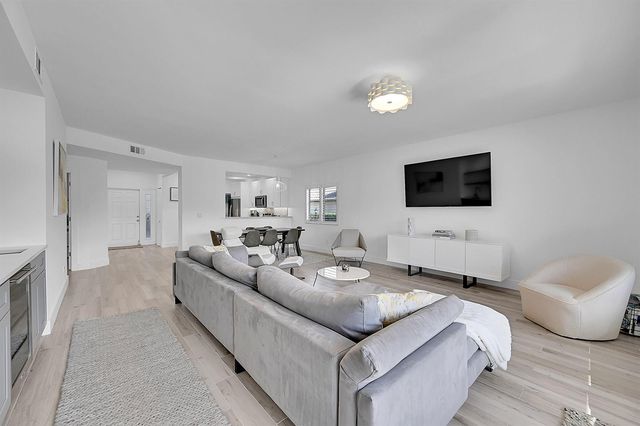 210 Captains Walk 701, Delray Beach, FL 33483