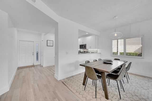 210 Captains Walk 701, Delray Beach, FL 33483