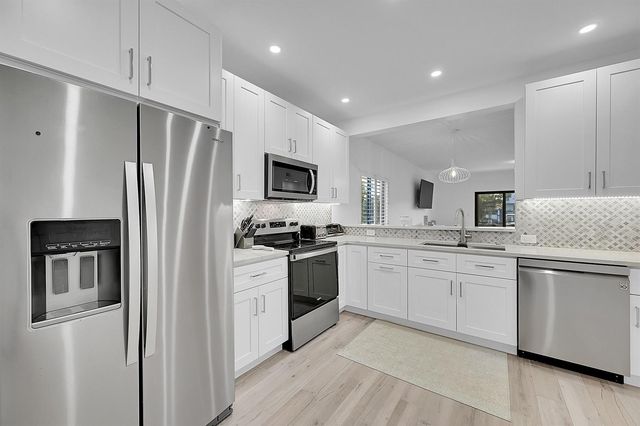 210 Captains Walk 701, Delray Beach, FL 33483