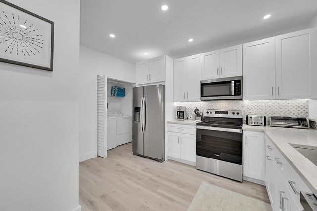 210 Captains Walk 701, Delray Beach, FL 33483