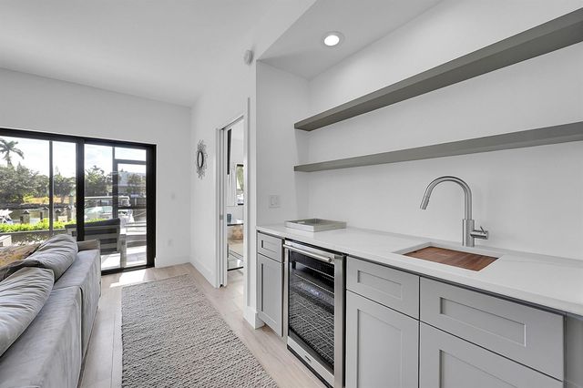 210 Captains Walk 701, Delray Beach, FL 33483