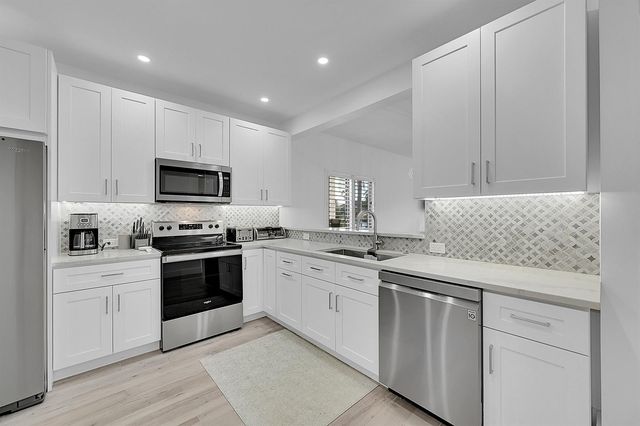 210 Captains Walk 701, Delray Beach, FL 33483