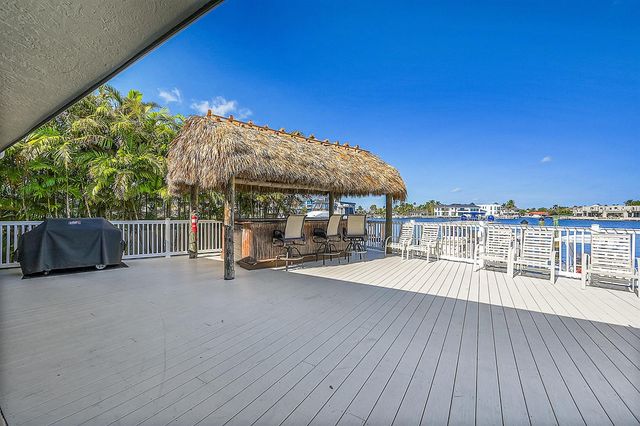 210 Captains Walk 701, Delray Beach, FL 33483