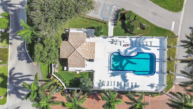 210 Captains Walk 701, Delray Beach, FL 33483