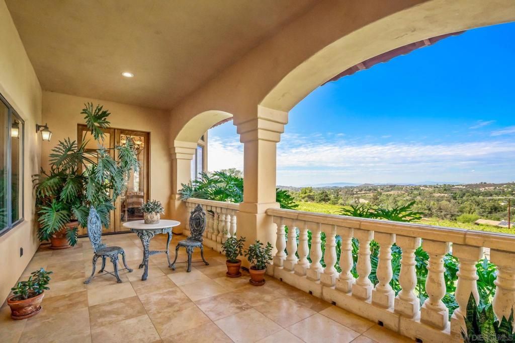 Image 12 of property listing at 30403 Toronga Way, Valley Center, CA 92082