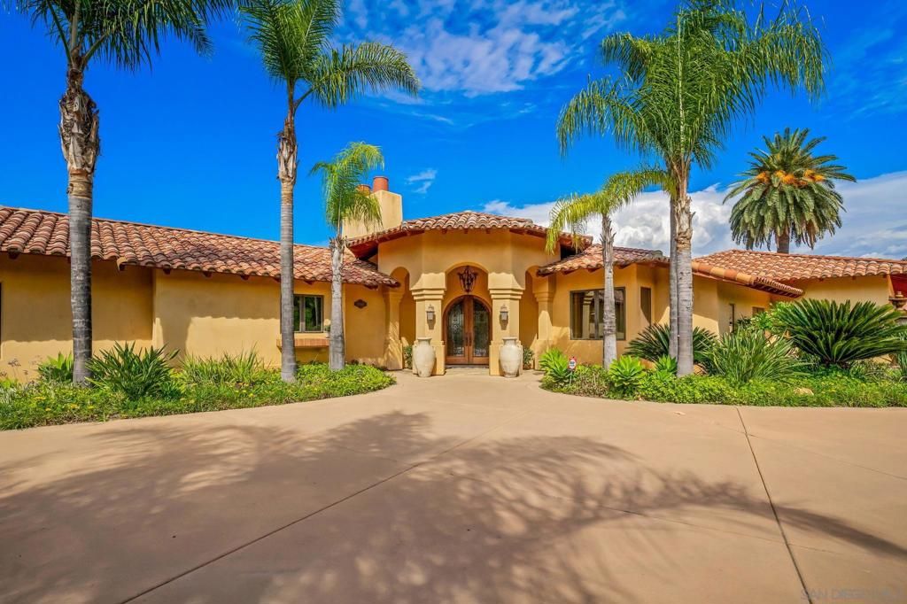 Image 2 of property listing at 30403 Toronga Way, Valley Center, CA 92082