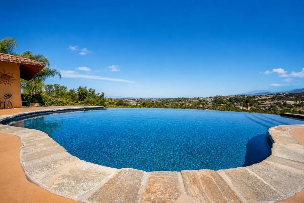 Image 25 of property listing at 30403 Toronga Way, Valley Center, CA 92082