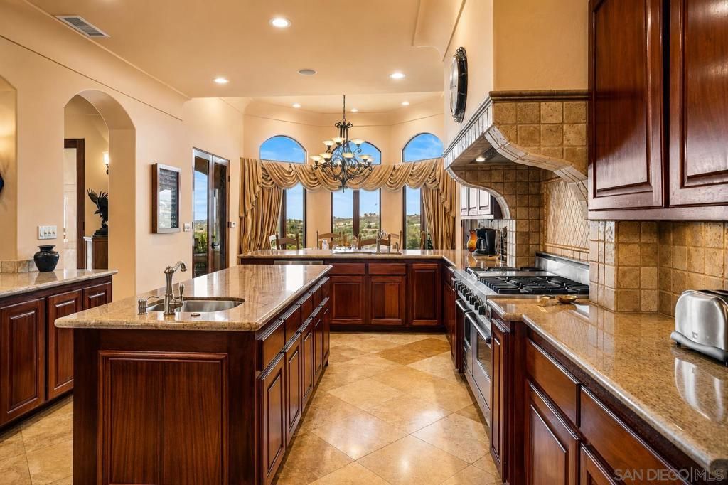 Image 4 of property listing at 30403 Toronga Way, Valley Center, CA 92082