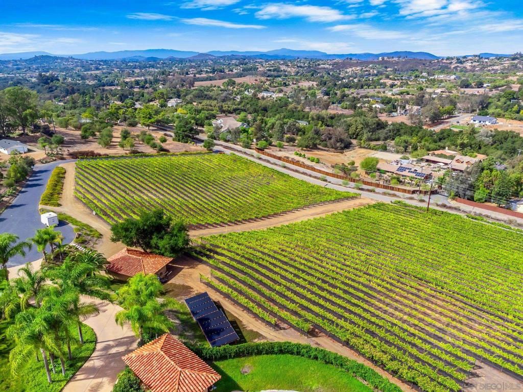 Image 40 of property listing at 30403 Toronga Way, Valley Center, CA 92082