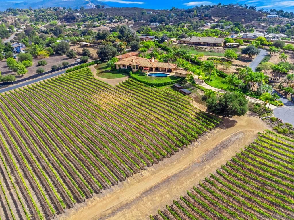 Image 41 of property listing at 30403 Toronga Way, Valley Center, CA 92082