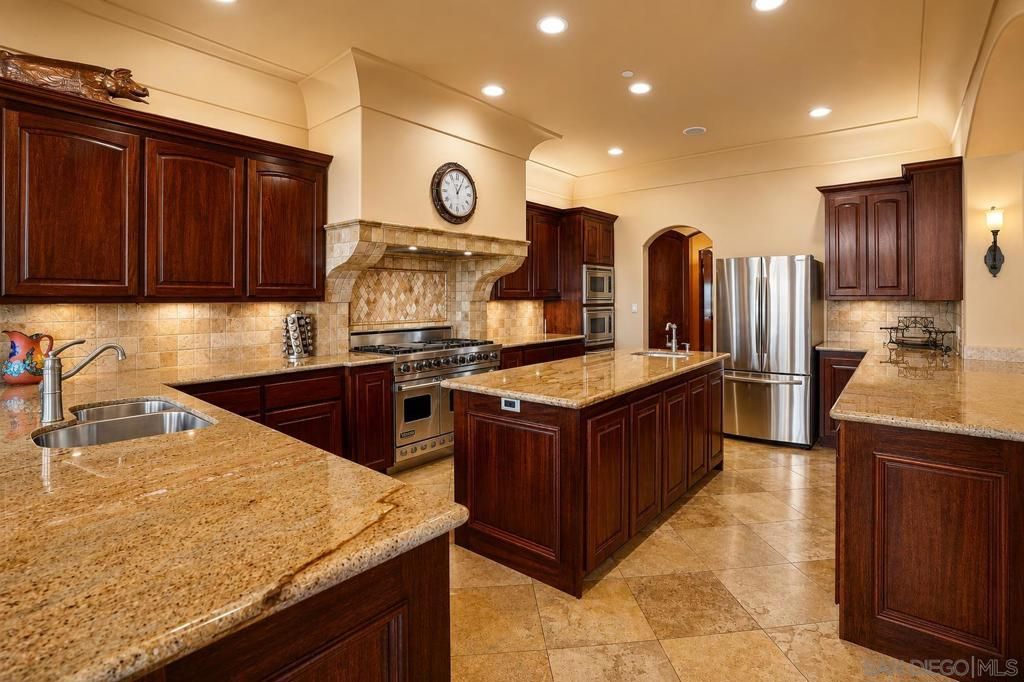 Image 5 of property listing at 30403 Toronga Way, Valley Center, CA 92082