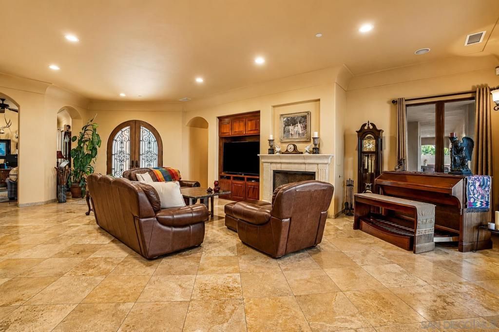 Image 7 of property listing at 30403 Toronga Way, Valley Center, CA 92082