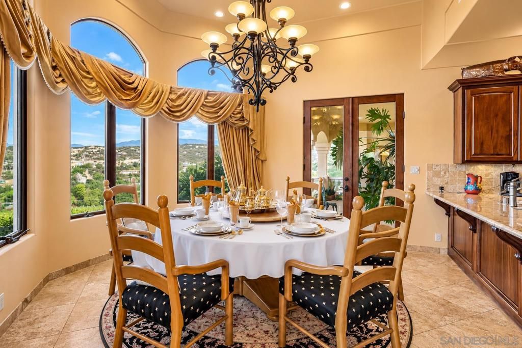 Image 9 of property listing at 30403 Toronga Way, Valley Center, CA 92082
