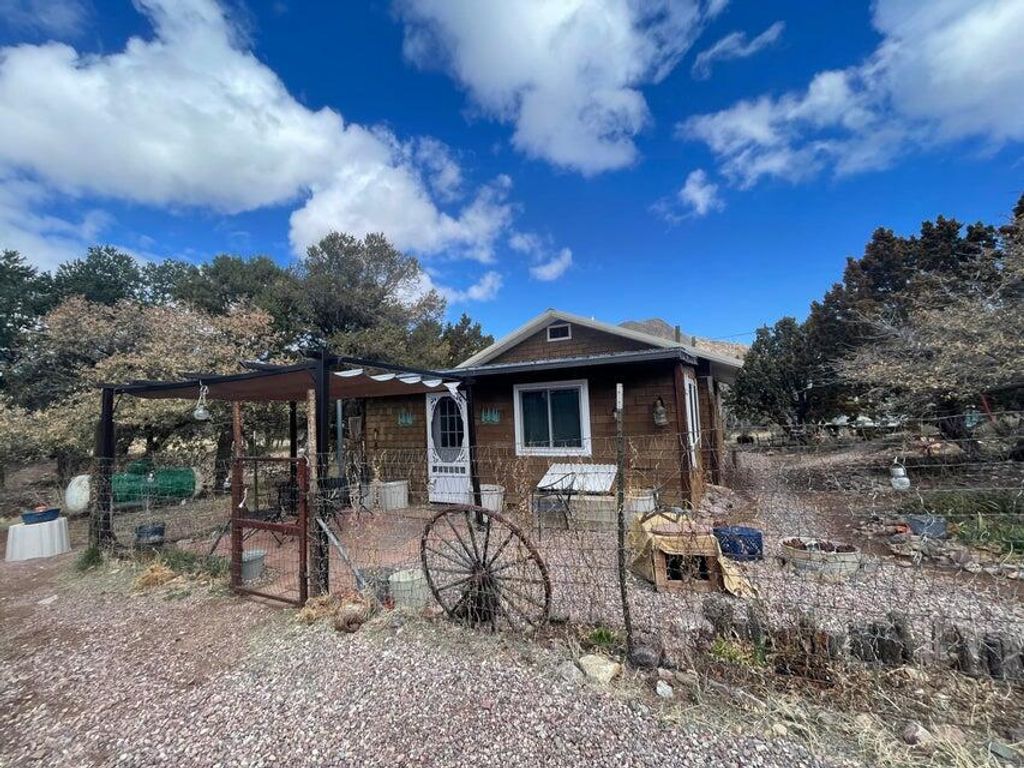 175 Hop Canyon Road, Magdalena, NM 87825