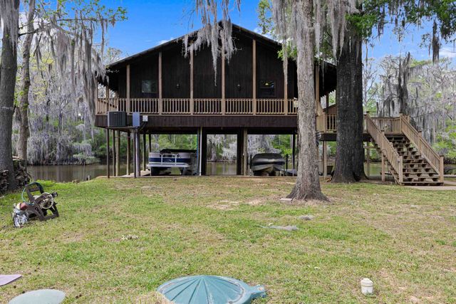 5119 Cypress Village Rd, Karnack, TX 75661