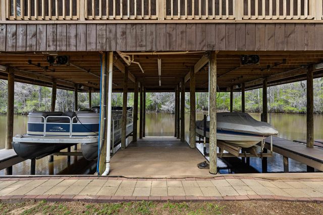 5119 Cypress Village Rd, Karnack, TX 75661