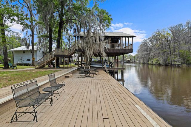 5119 Cypress Village Rd, Karnack, TX 75661