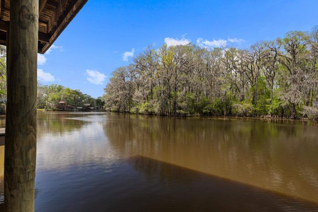 5119 Cypress Village Rd, Karnack, TX 75661