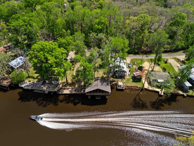 5119 Cypress Village Rd, Karnack, TX 75661