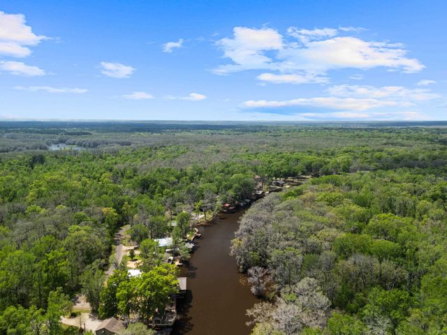 5119 Cypress Village Rd, Karnack, TX 75661
