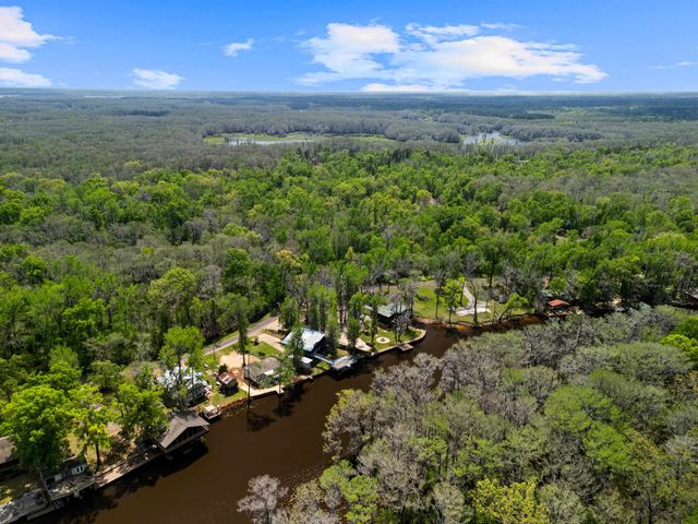 5119 Cypress Village Rd, Karnack, TX 75661