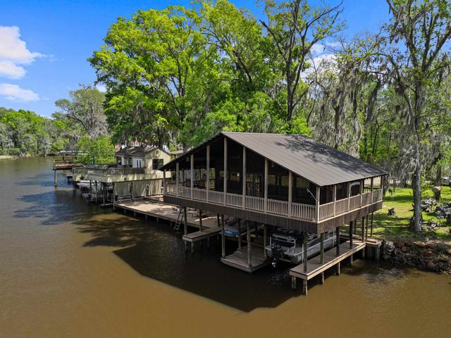 5119 Cypress Village Rd, Karnack, TX 75661