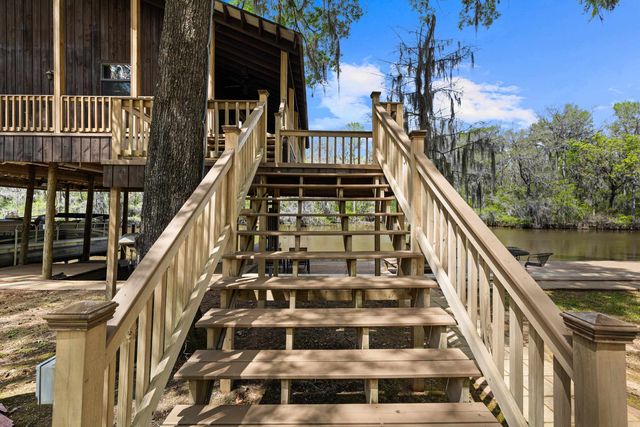 5119 Cypress Village Rd, Karnack, TX 75661