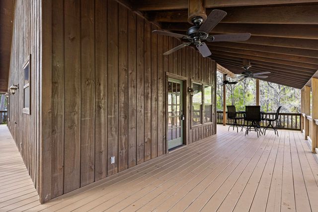 5119 Cypress Village Rd, Karnack, TX 75661