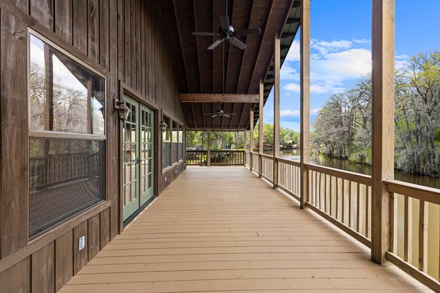 5119 Cypress Village Rd, Karnack, TX 75661