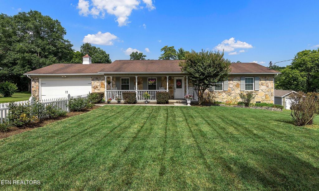 1208 Southbreeze Circle, Knoxville, TN 37919