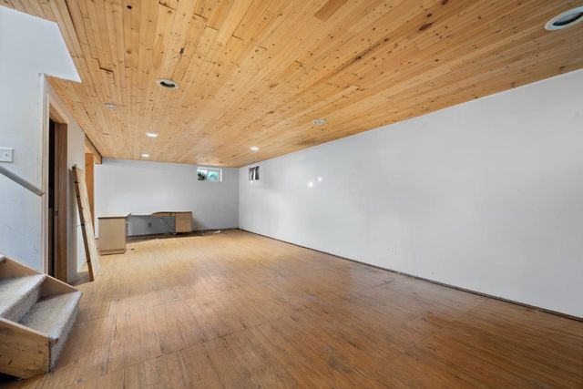 705 9th St. NE, Minot, ND 58703