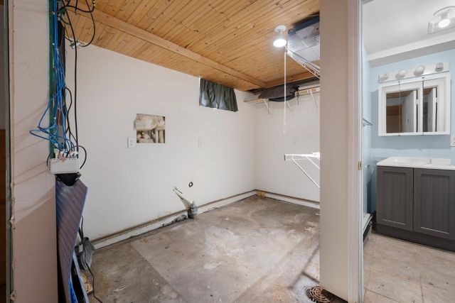 705 9th St. NE, Minot, ND 58703