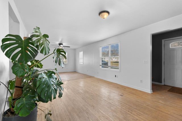 705 9th St. NE, Minot, ND 58703