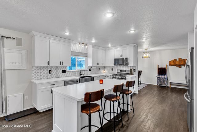 1055 E Warm Springs Ave, Post Falls, ID 83854