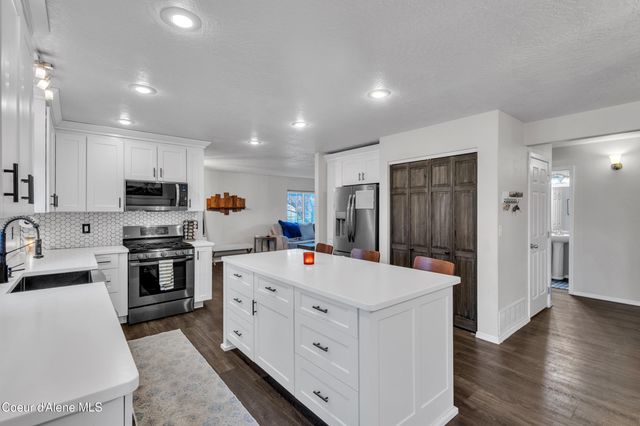 1055 E Warm Springs Ave, Post Falls, ID 83854