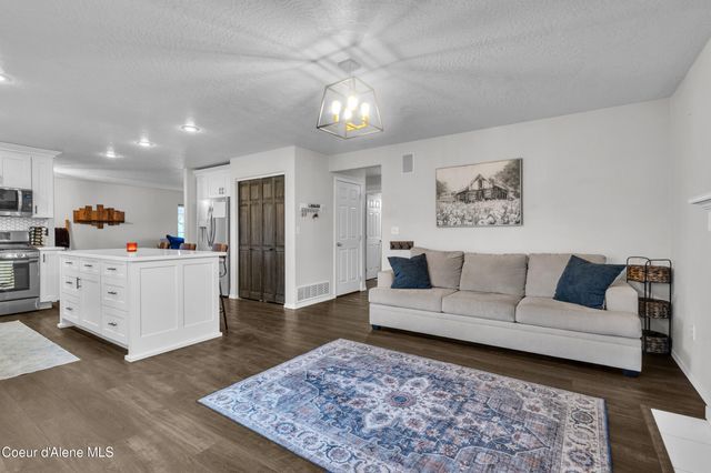 1055 E Warm Springs Ave, Post Falls, ID 83854