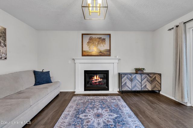 1055 E Warm Springs Ave, Post Falls, ID 83854