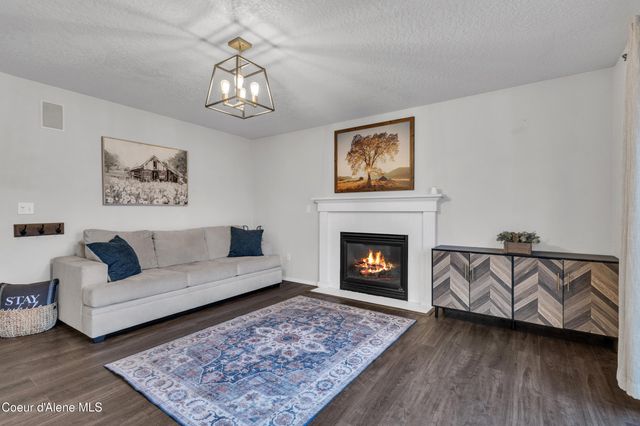 1055 E Warm Springs Ave, Post Falls, ID 83854