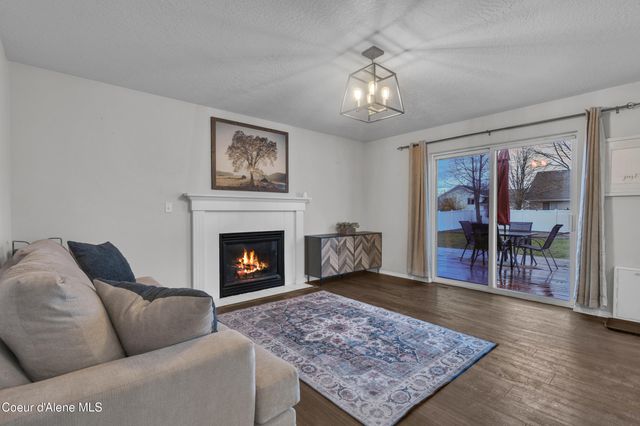 1055 E Warm Springs Ave, Post Falls, ID 83854