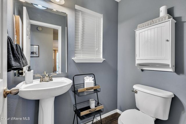 1055 E Warm Springs Ave, Post Falls, ID 83854