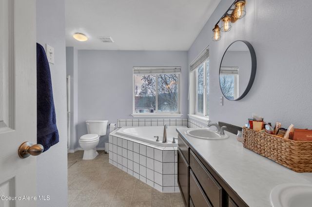 1055 E Warm Springs Ave, Post Falls, ID 83854