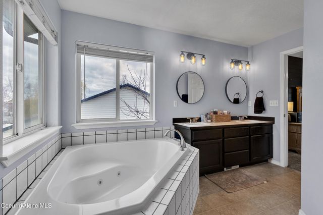 1055 E Warm Springs Ave, Post Falls, ID 83854