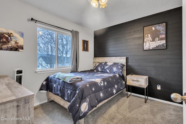 1055 E Warm Springs Ave, Post Falls, ID 83854