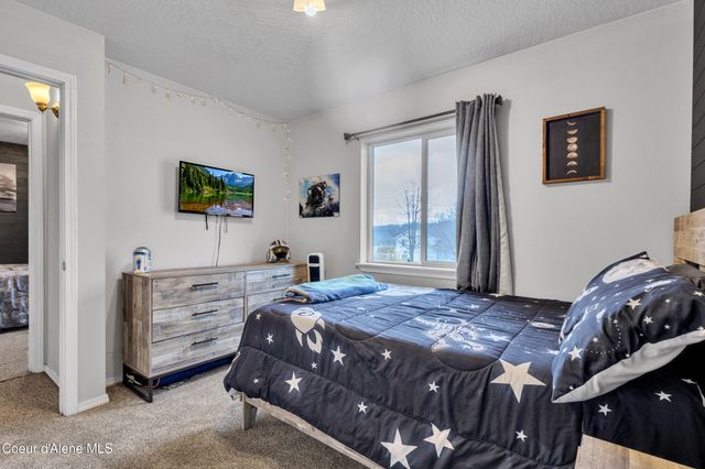 1055 E Warm Springs Ave, Post Falls, ID 83854