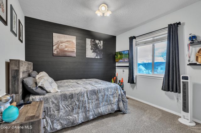 1055 E Warm Springs Ave, Post Falls, ID 83854