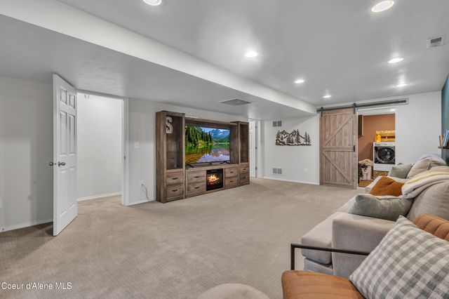 1055 E Warm Springs Ave, Post Falls, ID 83854